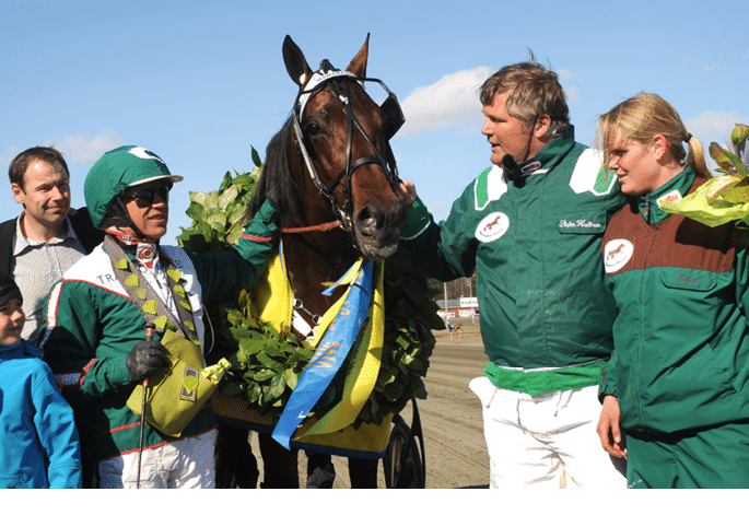 Maharajah i prisutdelning efter visnt i Berth Johanssons Memorial 2010. Foto: Maria Holm n / TR Bild