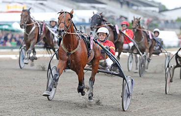 Foto: Mia T rnberg/Ronden J gersro 20160904, Svenskt Travderby Readly Express och Jorma Kontio